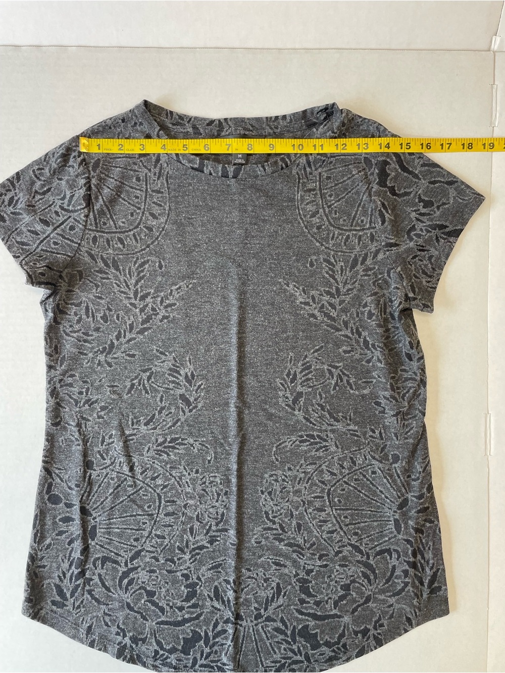 Whimsigoth Floral Simply Vera VeraWang Women’s Medium T-Shirt Black Rayon Blend - Picture 10 of 12